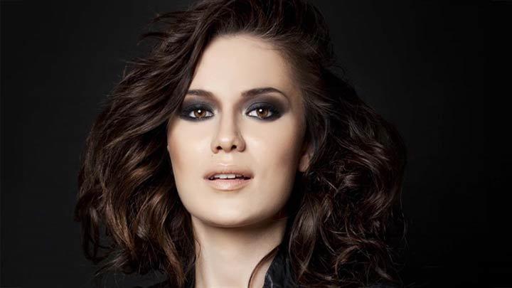 Fahriye Evcen'e Fransa'dan teklif!