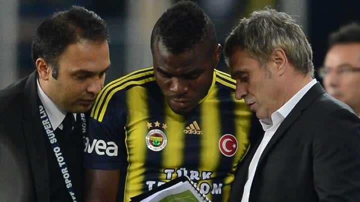 Fenerbahe'den Emenike aklamas