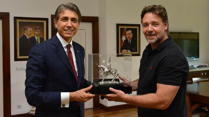 Russell Crowe, Bakan Demir'e filmini anlatt  