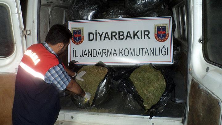 Diyarbakr'da 424 kilo esrar yakaland