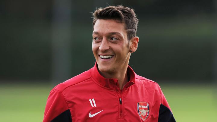 Mesut zil'den A Milli Takm'a srpriz destek!