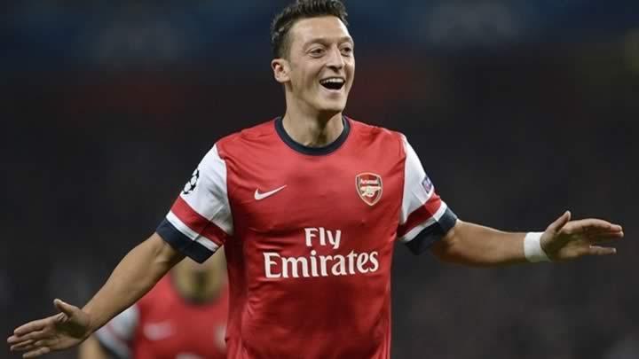 Arsenal'e Mesut zil uyars