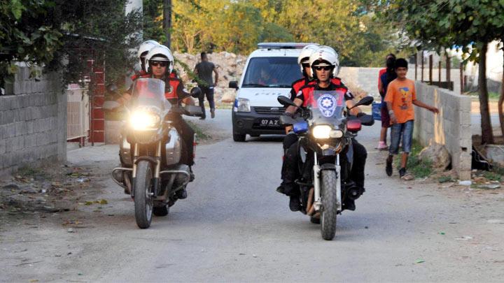 Polis baskn deil, bayram ziyareti  