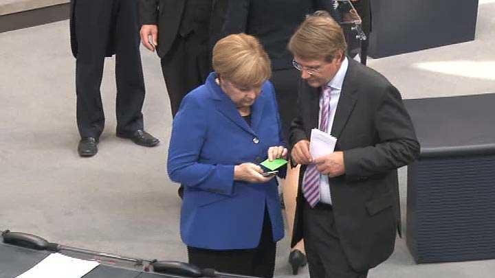 Merkel'in cep telefonu sknts