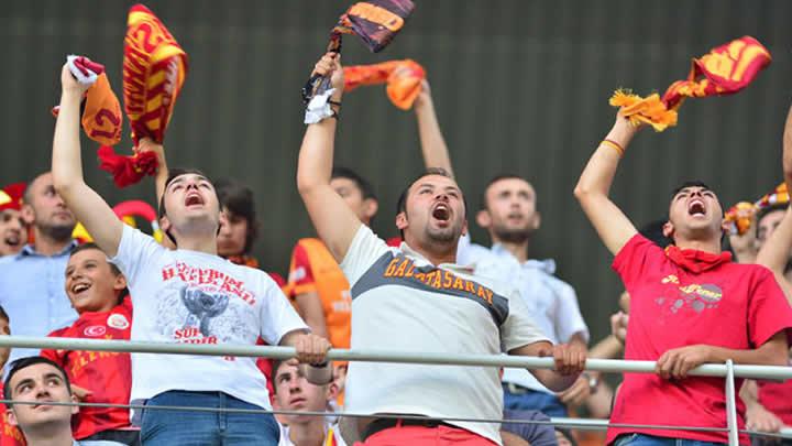 Galatasaray taraftarna byk onur!