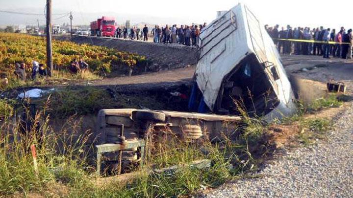 Manisa'da korkun kaza:2 l