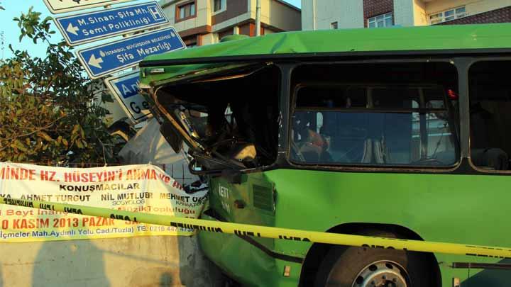 stanbul'da hafriyat kamyonu, ETT otobsne arpt