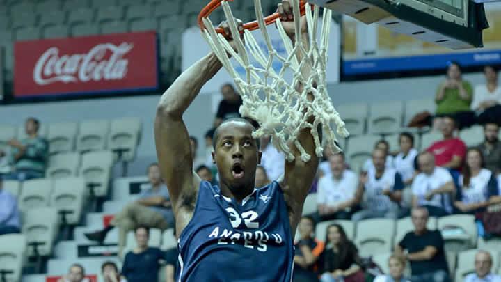 Anadolu Efes: 73 Pnar Karyaka: 68