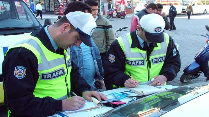 Trafik cezasnda indirim ve taksit iin son 3 gn