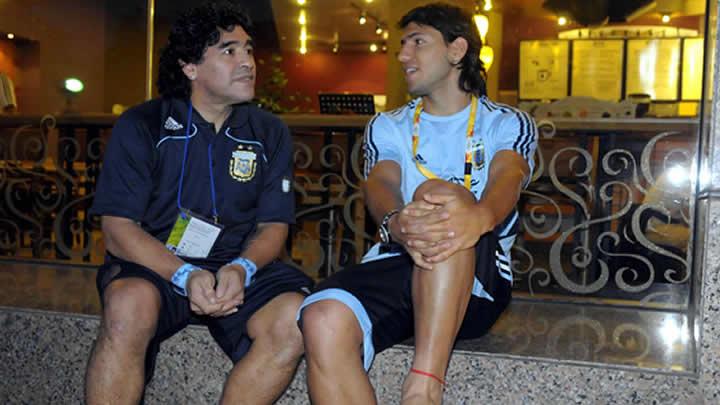 Maradona Aguero'ya patlad!