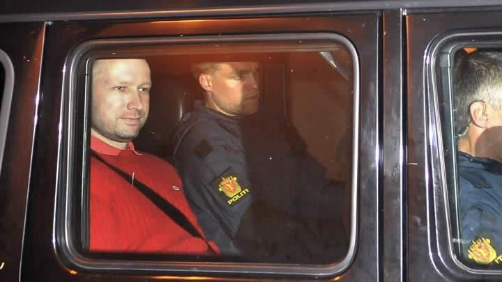 Breivik'in annesi: zr dileyecekti