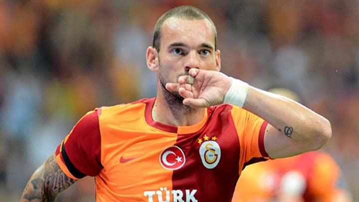 Sneijder derbide yok mu"