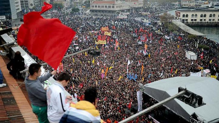 Kadky'de Alevi mitingi