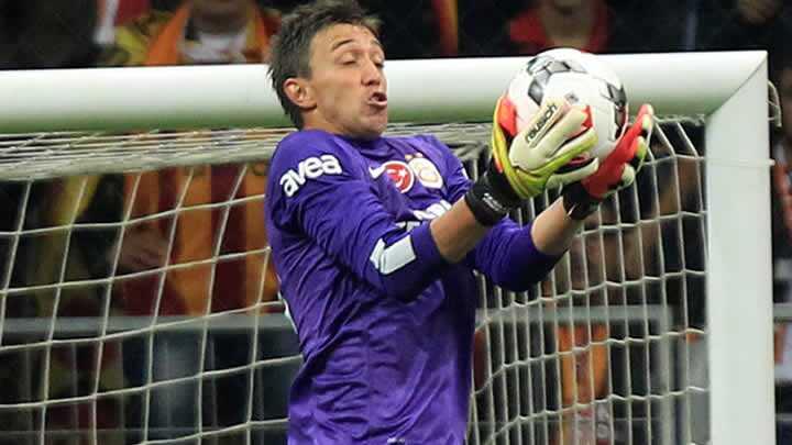 Muslera'ya davet yok