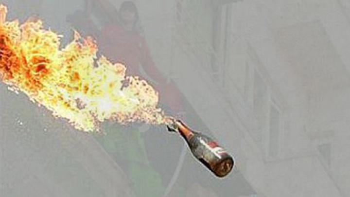 Polise molotoflu saldr!