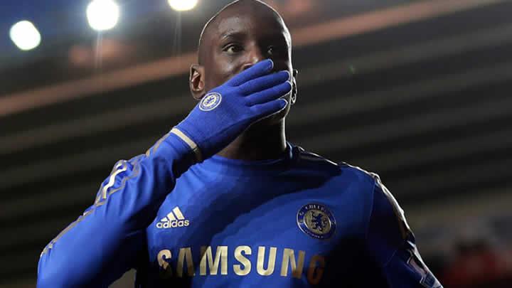 Demba Ba Kadky'de derbiyi izledi