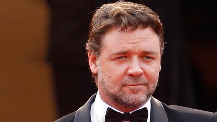 Russell Crowe'dan Cem Ylmaz'a elmal tweet