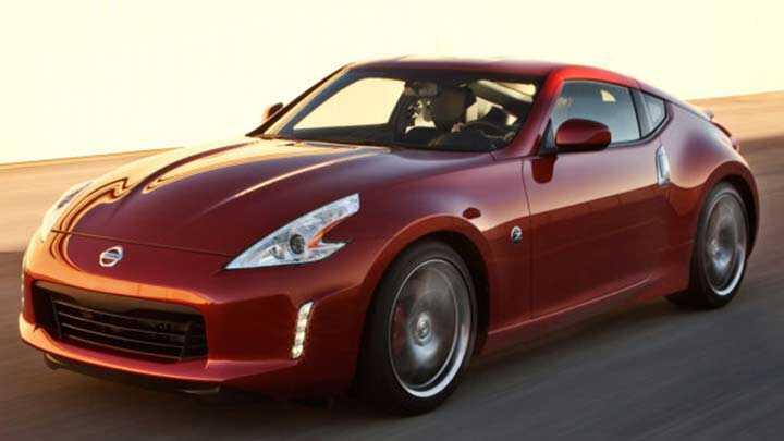 Testisini satarak Nissan 370Z ald