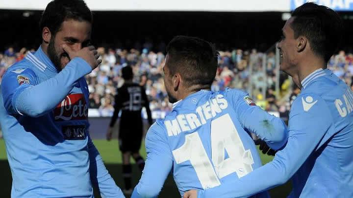 Napoli Mertens'le gld