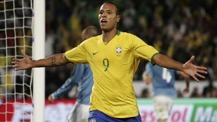 Luis Fabiano pahal geldi