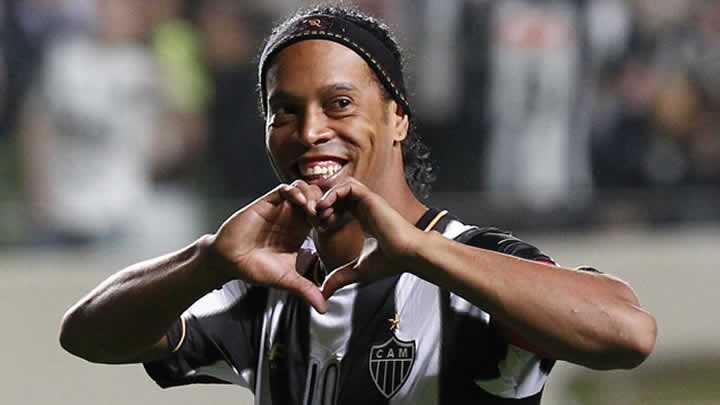 Ronaldinho-Beikta flrtnde son perde