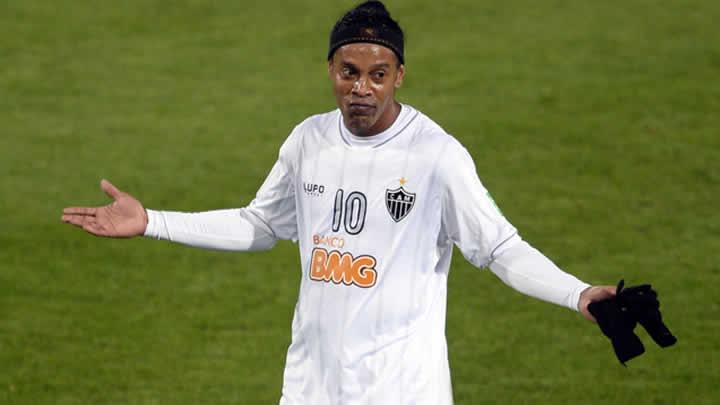 Ronaldinho'dan ilk aklama