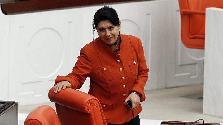 Leyla Zana Kandile gidiyor