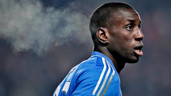 Demba Ba ak bitmiyor!