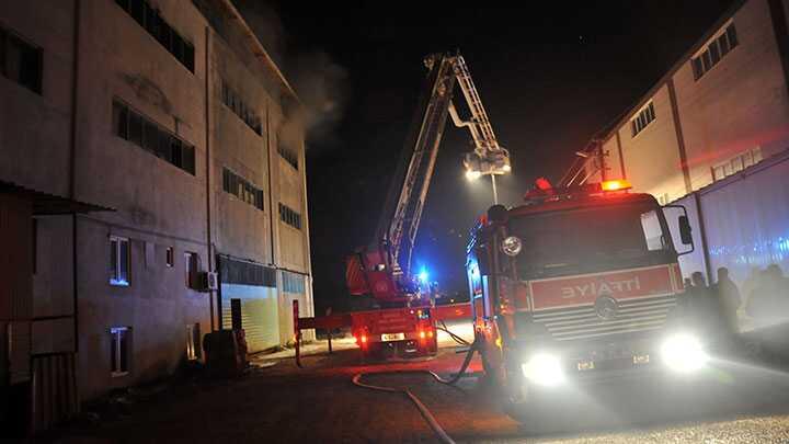 Bursa'da koltuk fabrikasnda yangn