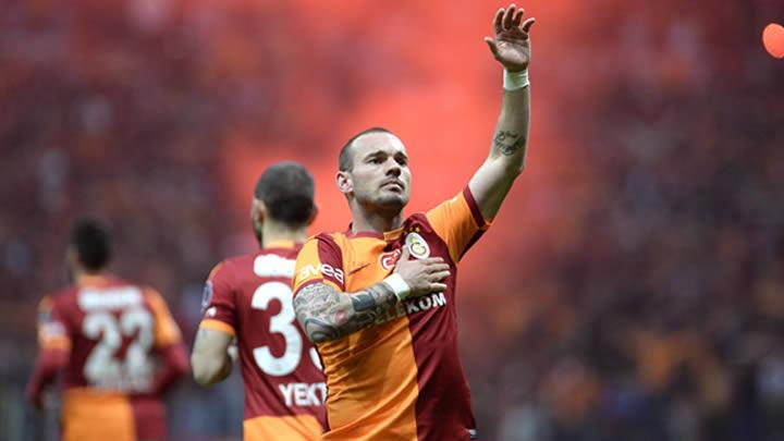 Sneijder davalk oldu