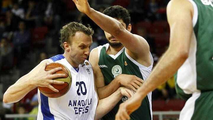 Anadolu Efes rahat kazand