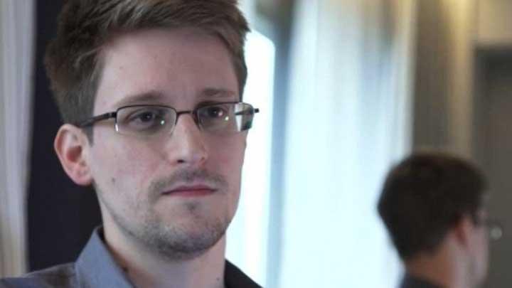 Snowden, o gazetecileri kutlad