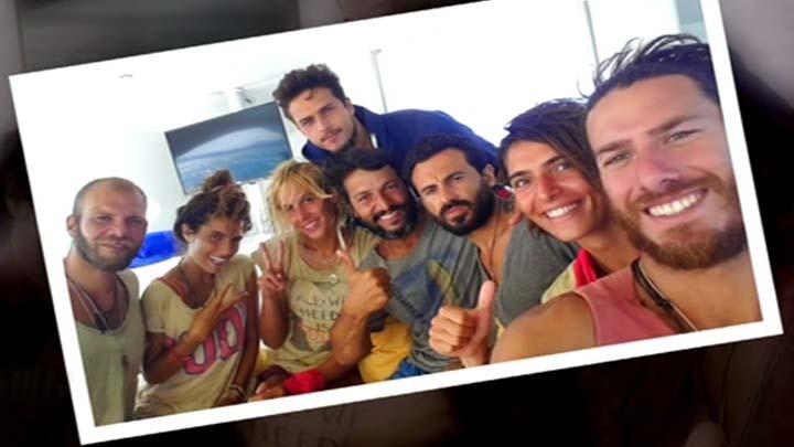 Survivorda nllerden selfie pozu!