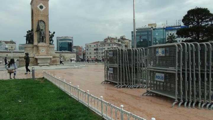 Taksim, bariyerlerle evriliyor