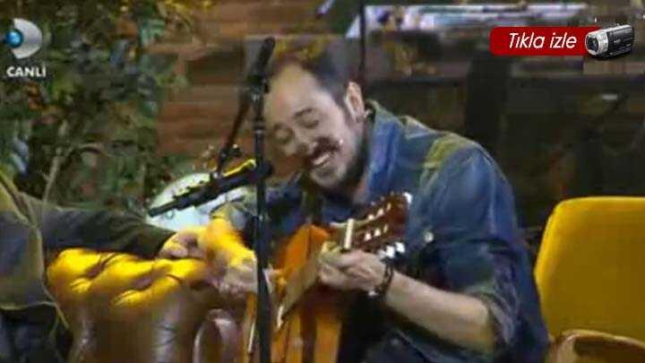 Sarp Apak, Beyaz Showda Efulimi syledi sosyal medya ykld!