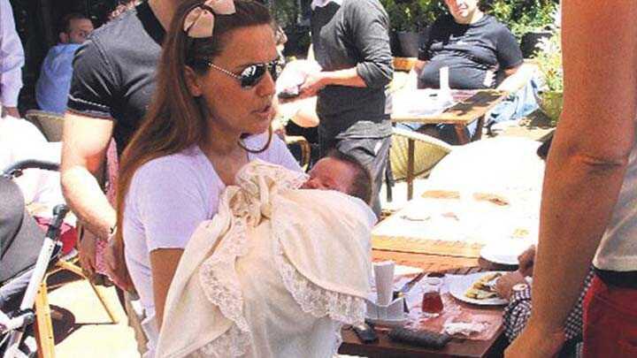 Demet Akaln kz Hira ile Bebek turunda!