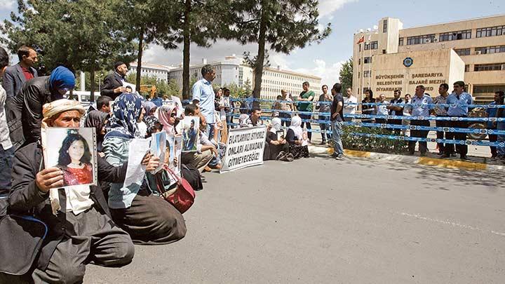 Diyarbakr'da bu kez cadde kapatma eylemi