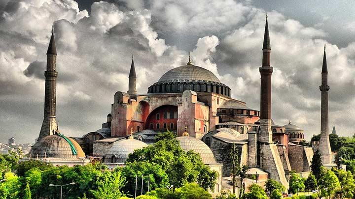 Ayasofya sadece bir kez yapld