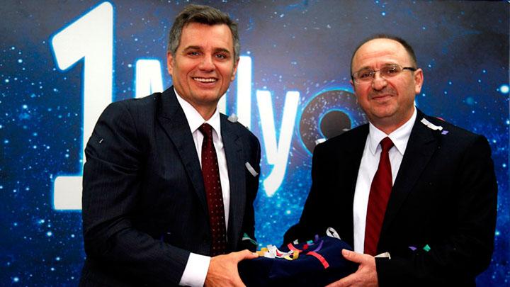 Turkcell Superonline 1 milyon aboneye ulat