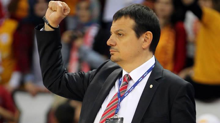 Ergin Ataman: Mahmut Uslu pantolonu indirerek kfretti