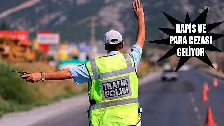 Trafikte makas atana hapis geliyor