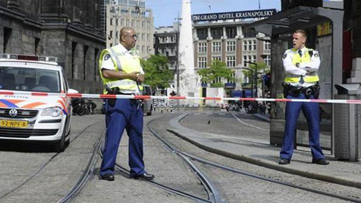 Amsterdam'da bomba panii