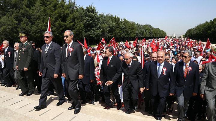 Tahliye olanlar Ankara'ya kartma yapt