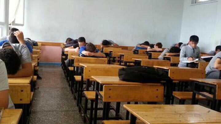 35 yllk retmeni emekli ettirdi 