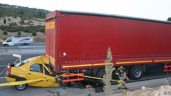 zmir'de trafik kazas: 1 l