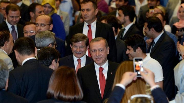 Tarihi kongrede Ahmet Davutoğlu Genel Başkan seçildi