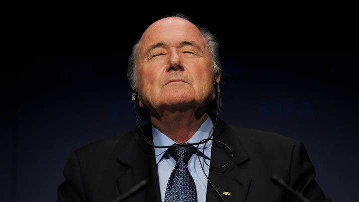 Blatter yine aday olacak