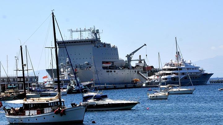 ngiliz askeri gemisi Bodrum'da