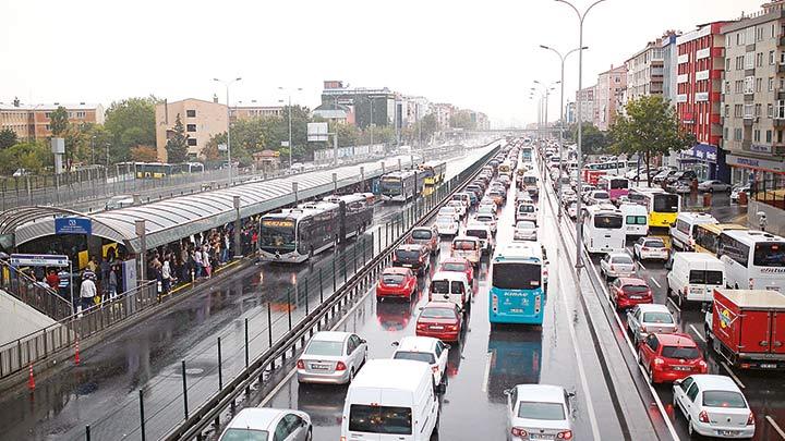 stanbul'a yamur trafie fel indi!