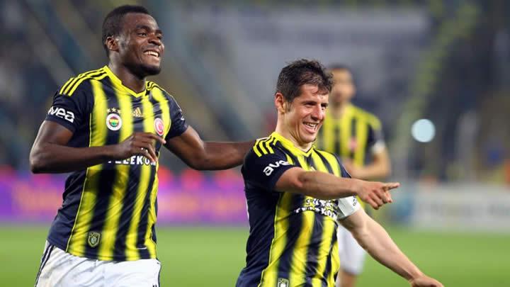 Saracolunda olay!<br> Emenike ve Emre...